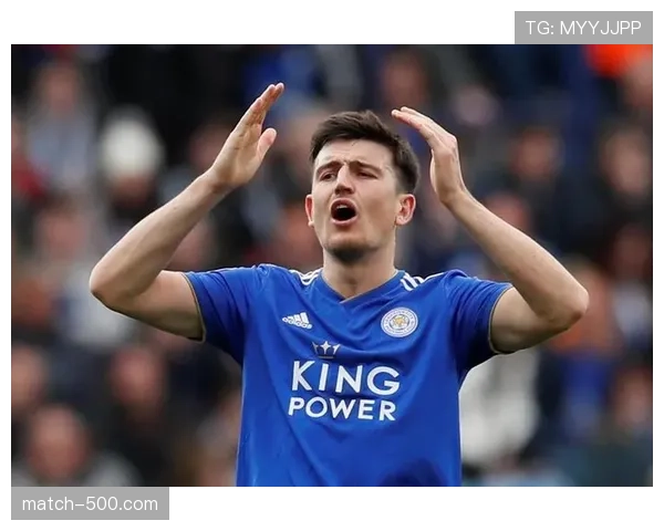 曼联马奎尔回归后防线表现稳定，与瓦拉内搭档重现坚固防守体系